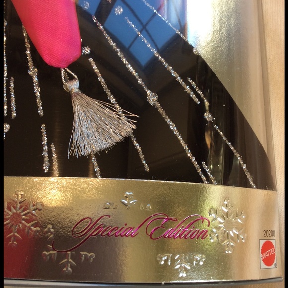 NWT 1998 Happy Holidays Barbie - Picture 6 of 7